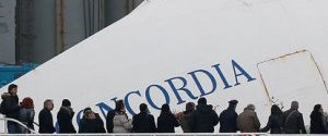 В Италии почтили память погибших ровно год назад пассажиров Costa Concordia