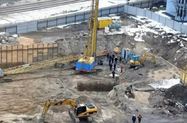 В Киеве упал строительный кран, два человека погибли
