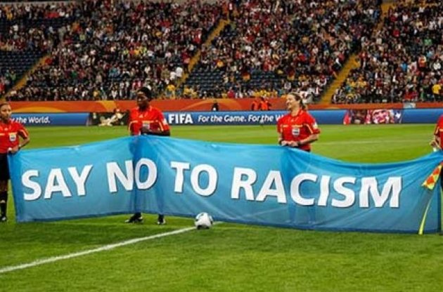 ФІФА розгляне питання про посилення санкцій за расизм