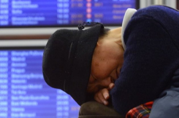 В странах Западной Европы тысячи пассажиров застряли в аэропортах