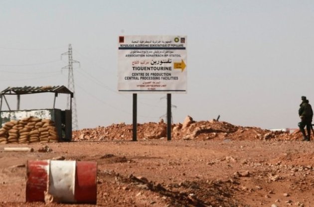 Боевики начали казнить заложников, когда армия Алжира начала операцию по их освобождению