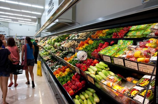 Регіонали хочуть винести супермаркети за межі міст