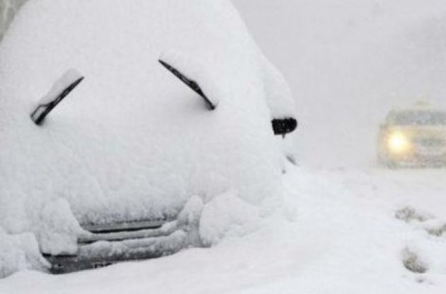 Державтоінспекція попередила водіїв про сильні снігопади у восьми областях України