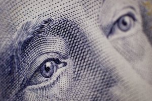 Связанные лица