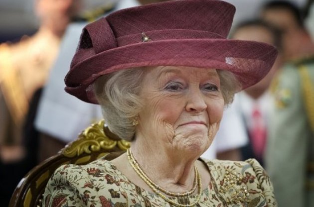 75-летняя королева Беатрикс хочет отречься от престола