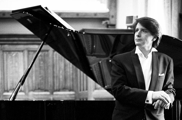 Піаніст Дмитро Суховієнко: "Деякі митці  самі вбивають у публіки цікавість до музики"