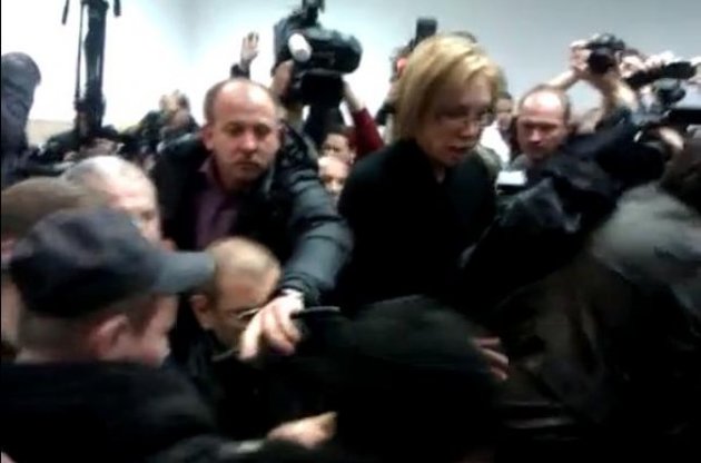 В суді у справі Щербаня сталася бійка між міліцією і депутатами
