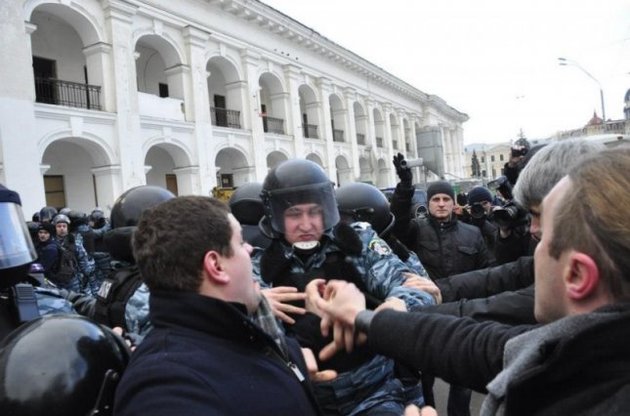 Міліція відпустила затриманих захисників Гостиного двору