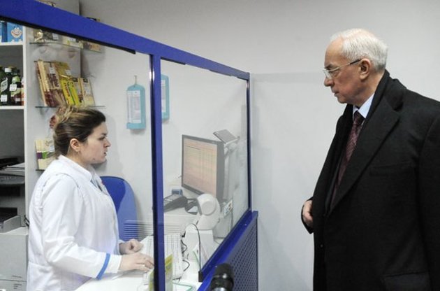 Азаров расписал преимущества обязательной вакцинации