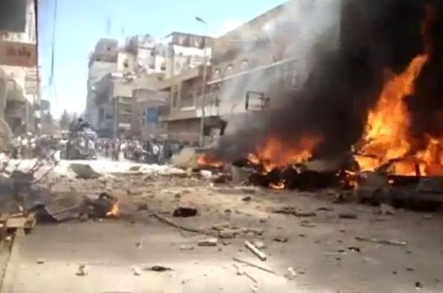Истребитель-бомбардировщик Су-22 рухнул на жилые дома в столице Йемена