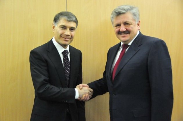 Нурулислам Аркаллаев (слева) и Владимир Сивкович (справа)