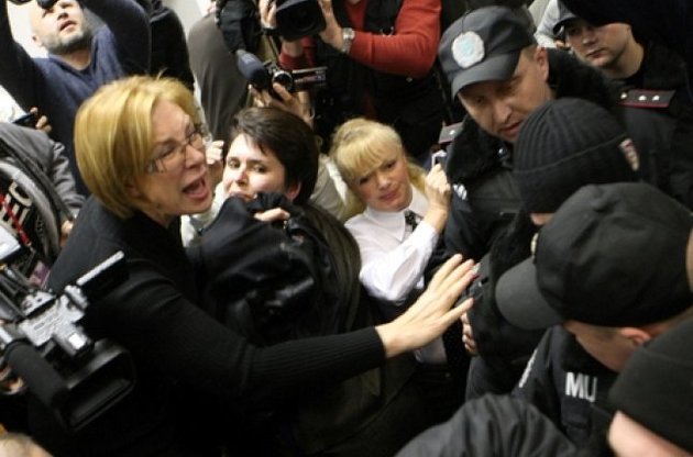 МВД считает депутатов зачинщиками драки в суде по "делу Щербаня"