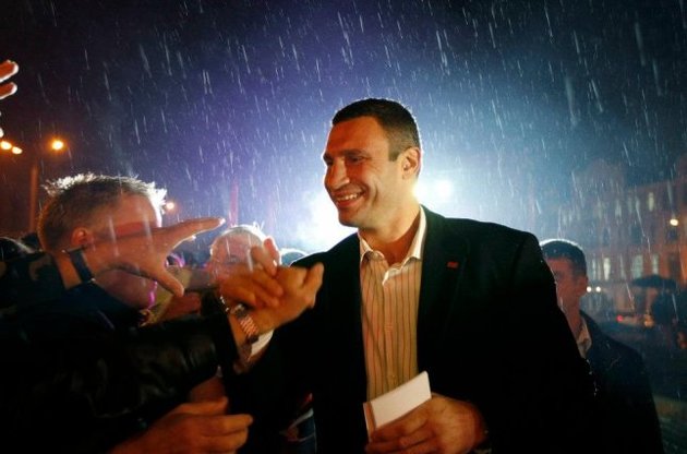 Киевские депутаты-мажоритащики потребовали от Кличко определиться, пойдет ли он в мэры
