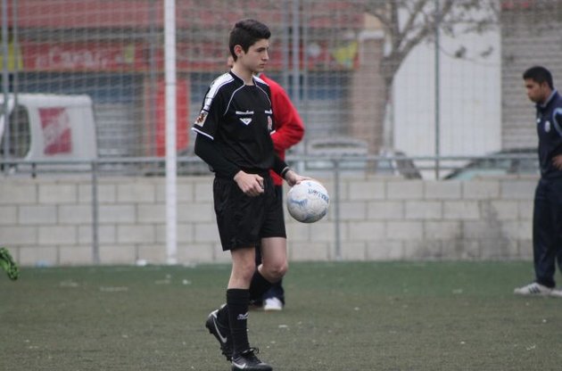 Судья пострадал за красную карточку