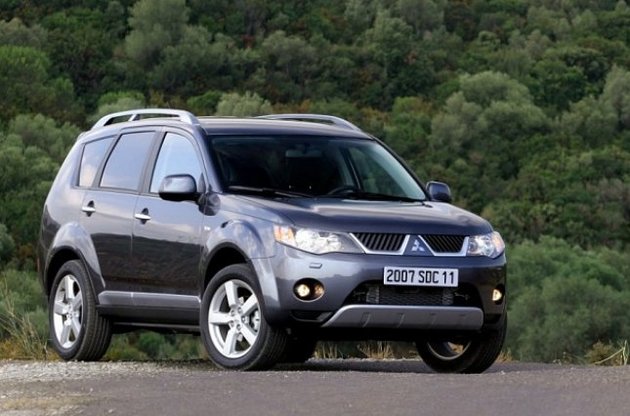 Outlander XL 2.4 CVT 4WD Intense