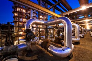 На златой трубе сидят и "нагреться" хотят