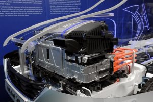 Hyundai начал серийное производство первого в мире автомобиля на водородном топливе