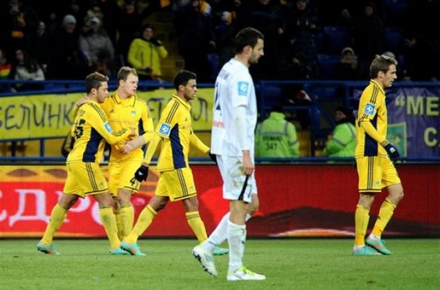 Марко Девич (справа)