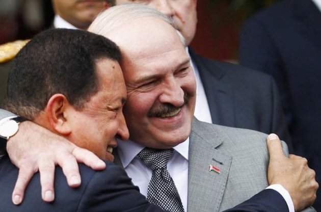 Лукашенко сумує: Білорусь на три дні приєдналася до жалоби за Чавесом