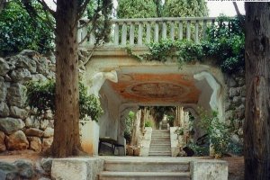 Земля Симеиза: тяжбы олигархов