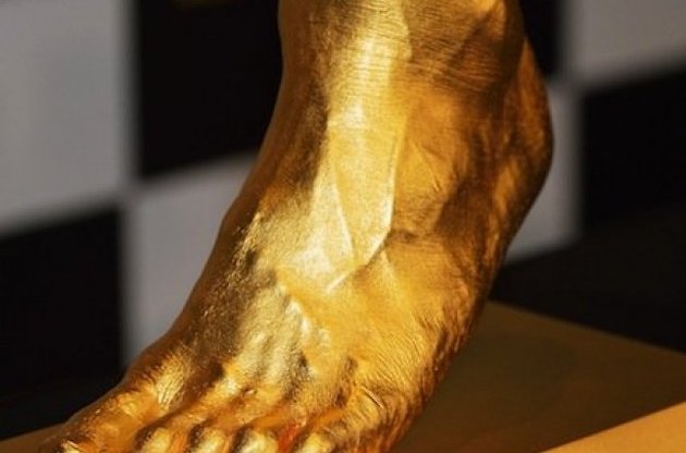 В Японии выставлена на продажу отлитая из золота ступня Месси