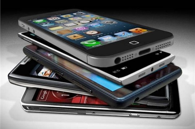 Поставки смартфонов в 2013 году впервые превысят продажи других мобильных телефонов
