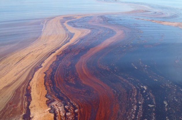 Масштабний розлив нафти під Одесою - пляма площею понад 840 тис. кв. метрів