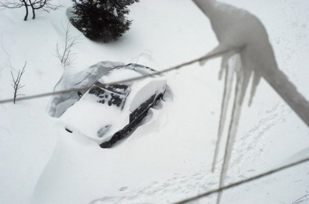 Во Львове за сутки выпала месячная норма снега