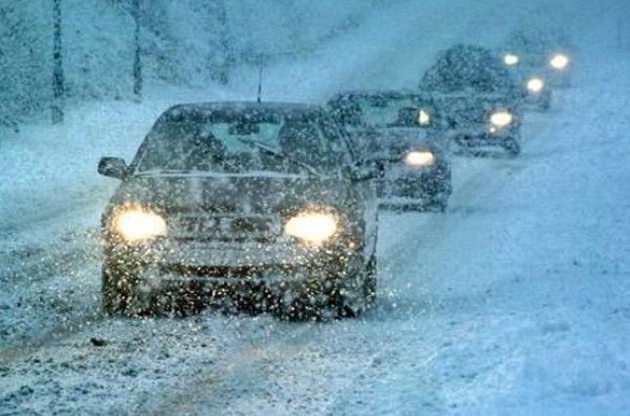 Через снігопади ДАІ перекрила рух у п'яти областях України