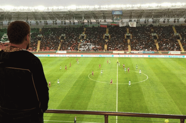 Во время футбольного матча в Грозном Кадыров объявил по стадиону, что судья "продажный козел"