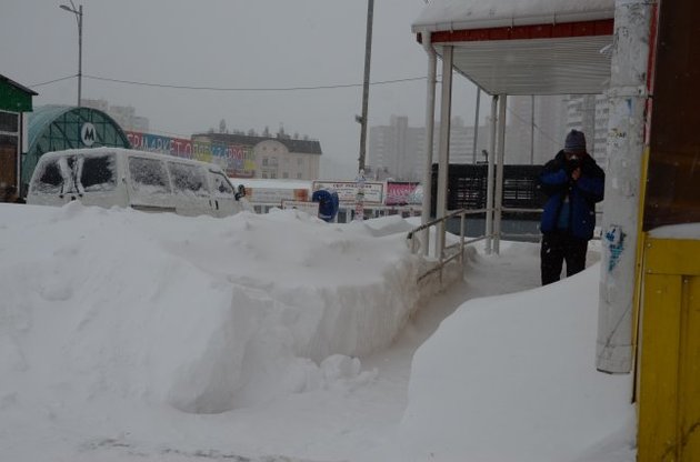 Снегопад в Киеве остановил столицу