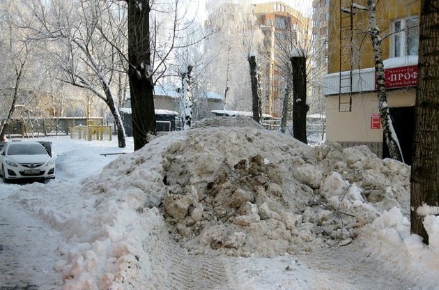 Киевские дворы обещают расчистить на выходных