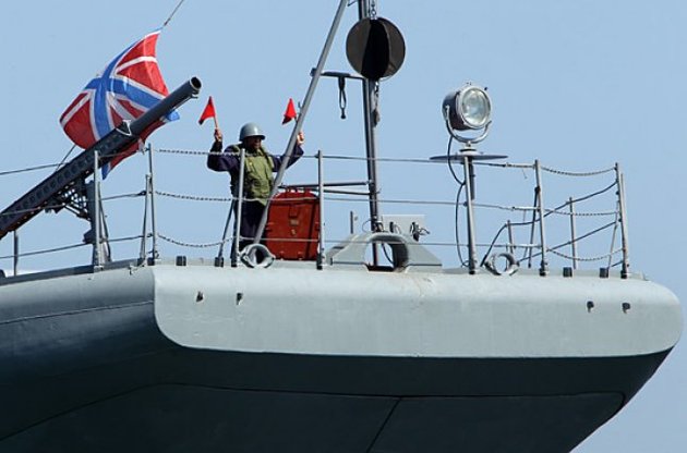 В учениях принимает участия и Черноморский флот РФ, базирующийся в Украине