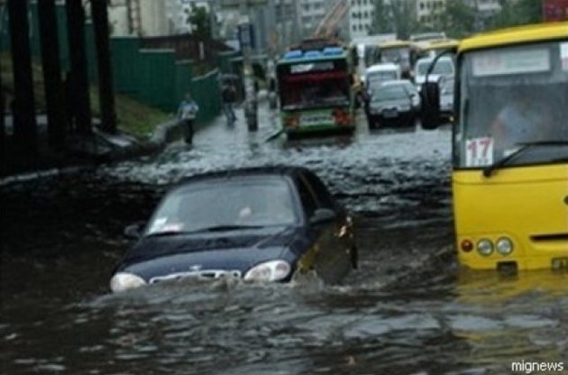 Власти посоветовали киевлянам в случае наводнения собрать вещи первой необходимости и не паниковать