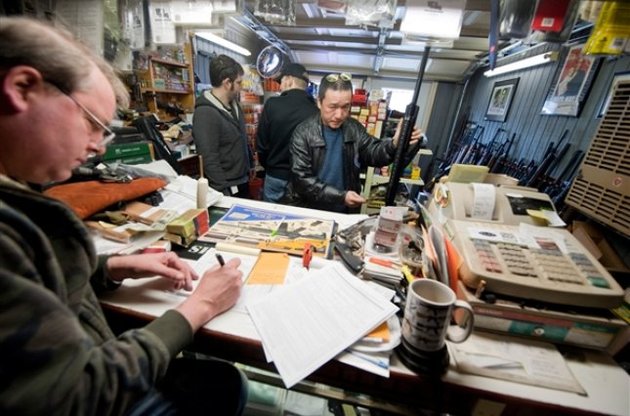 Власти Коннектикута приняли &laquo;исторический&raquo; закон по ужесточению контроля за оружием