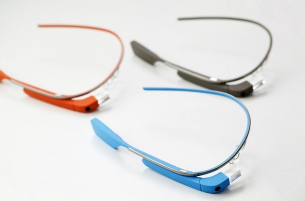 Google розкрила характеристики "розумних" окулярів Glass