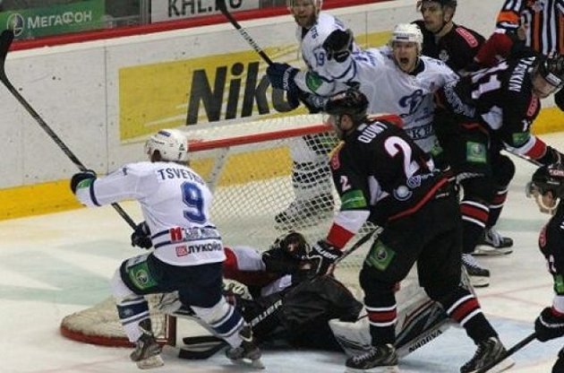 "Динамо" забрасывает победную шайбу