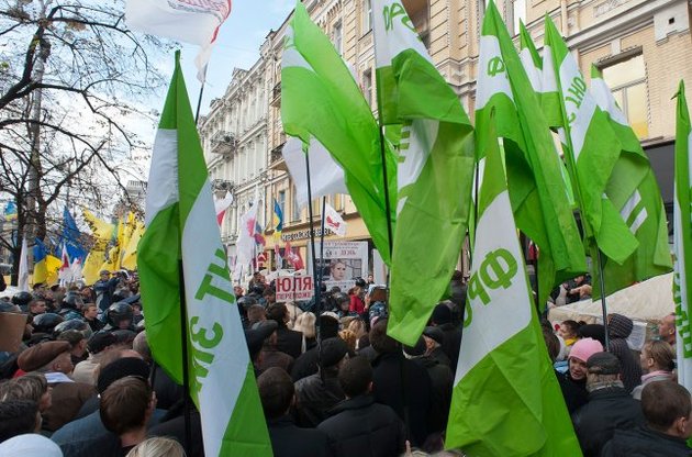 &quot;Батьківщина&quot; намерена поглотить &quot;Фронт змін&quot;