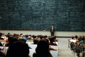 Над чьими головами занесен топор?