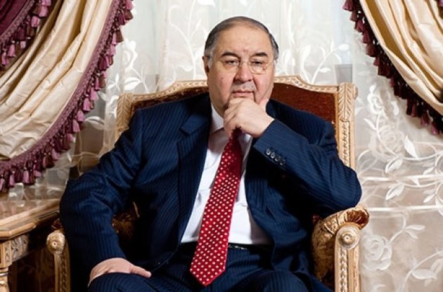 Алишер Усманов проживает в графстве Саррей на юге Англии