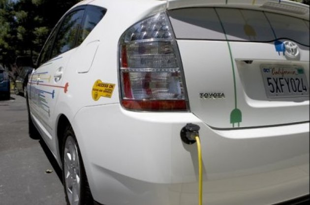 Украина временно исключила гибридные автомобили из перечня подлежащих обложению спецпошлиной