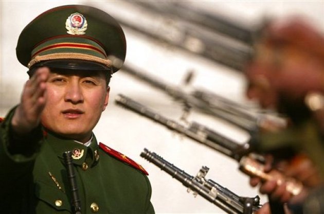 Лидер Китая отправил всех генералов служить рядовыми