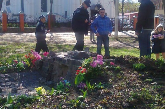 Памятный знак воинам УПА демонтировали ночью