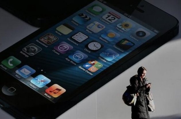 Перше місце у Samsung, друге - у Apple