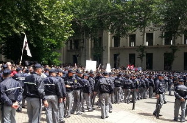 Попытка провести гей-парад в Тбилиси привела к массовым беспорядкам