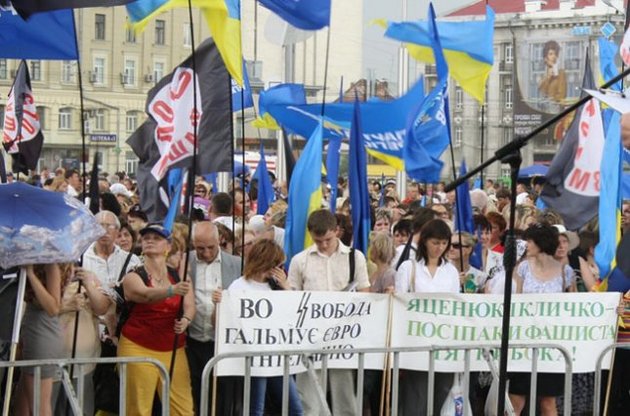 Борьбу с фашизмом решили сократить до 20 минут из-за грозы