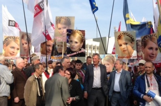 За час перебування Тимошенко у в&#039;язниці, Януковичу було направлено вже більше 100 клопотань про помилування