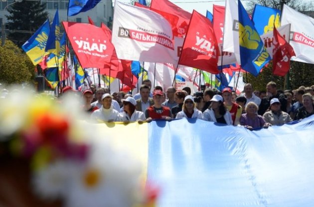 Оппозиция продлит акцию "Вставай, Украина!" на три месяца