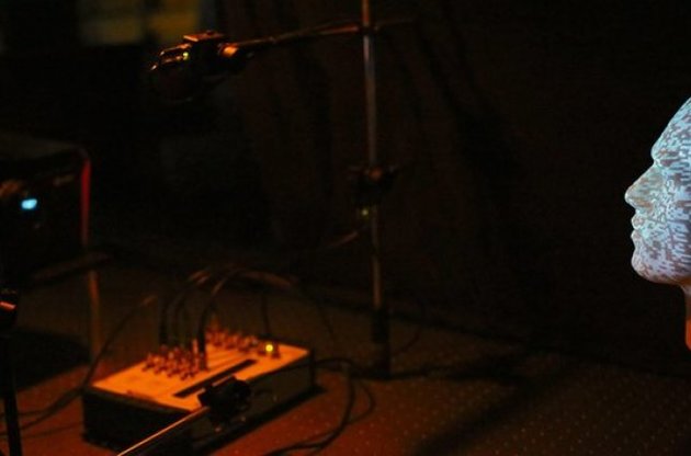 За допомогою трьох детекторів можна створити тривимірне зображення