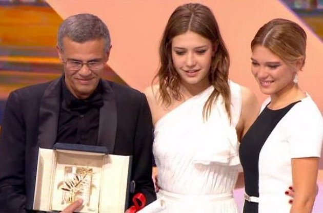 Головні ролі у "Житті Аделі" зіграли Адель Екзаркопулос і Леа Сейду